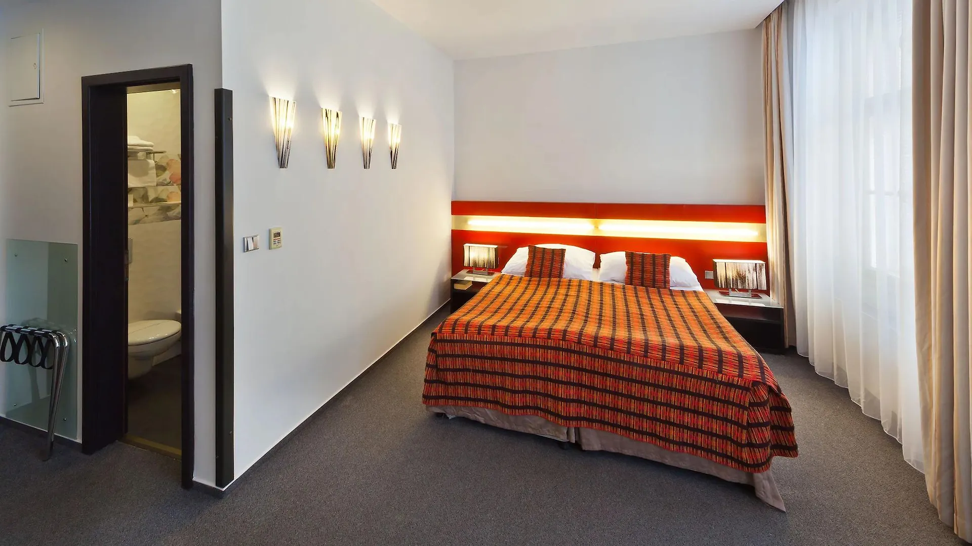 **** Отель Prague Inn Чехия