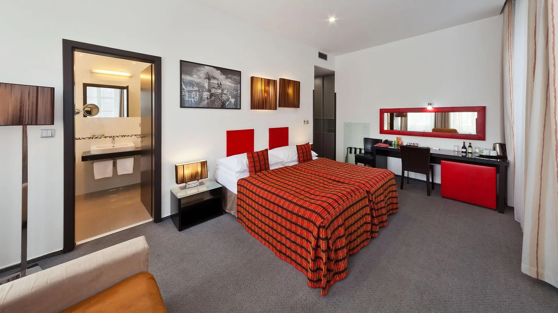 Отель Prague Inn