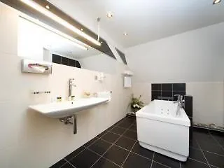 Prague Inn 4*,  Чехия
