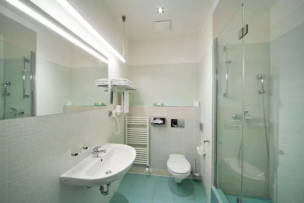 Prague Inn Hotel